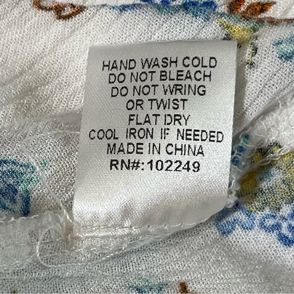 Skies Are Blue White Cream Flutter Sleeve Blouse - Picture 10 of 11